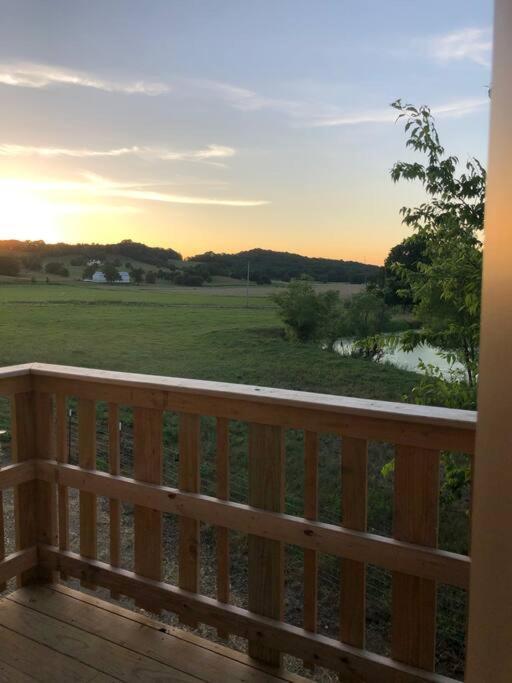 Pleasant Valley Farm Dairy Barn Writer'S Retreat Columbia Bagian luar foto