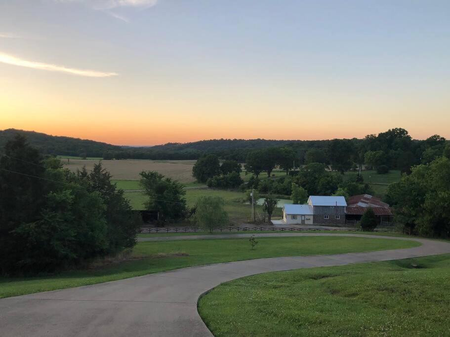 Pleasant Valley Farm Dairy Barn Writer'S Retreat Columbia Bagian luar foto