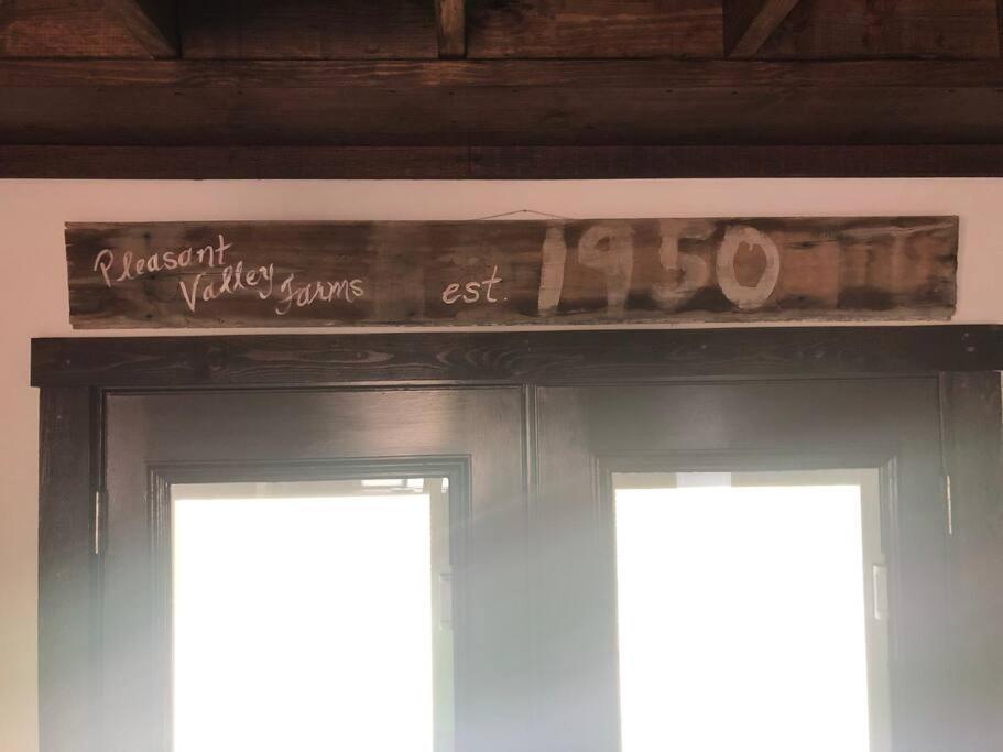 Pleasant Valley Farm Dairy Barn Writer'S Retreat Columbia Bagian luar foto